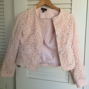 Cute pin silky jacket with big embroidered flowers